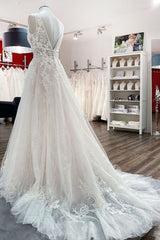 Elegant Tulle Deep V Neck Sleeveless Lace A-Line Weddding Dresses