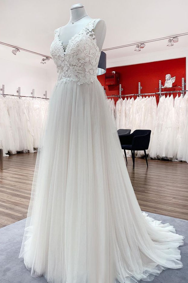 Elegant Tulle Lace V Neck Ivory A-Line Wedding Dresses