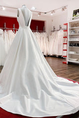 Elegant V Neck Satin White Ruffles Wedding Dresses Long