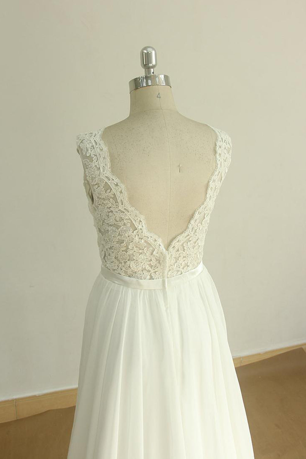 Elegant V-neck Sleeveless Lace Wedding Dresses White A-line Chiffon Bridal Gown On Sale