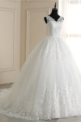 Elegant V-Neck Tull Lace White Wedding Dress Sleeveless Appliques Bridal Gowns On Sale