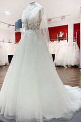 Elegant V Neck Tulle Ivory Lace A-Line Wedding Dresses