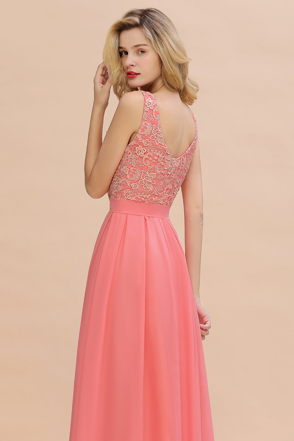 Exquisite Lace Scoop Sleeveless Bridesmaid Dresses Online with Ruffle