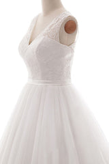 Eye-catching V-neck Tulle A-line Wedding Dress On Sale