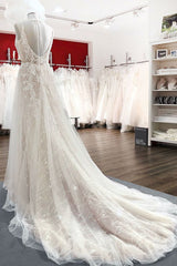 Eye-taking Sleeveless Tulle V Neck Lace A-Line Wedding Dresses