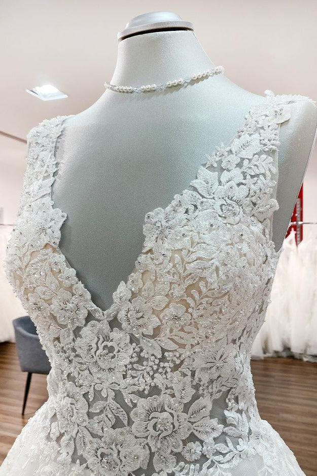 Eye-taking V Neck Tulle Lace White Ruffles Wedding Dresses Long