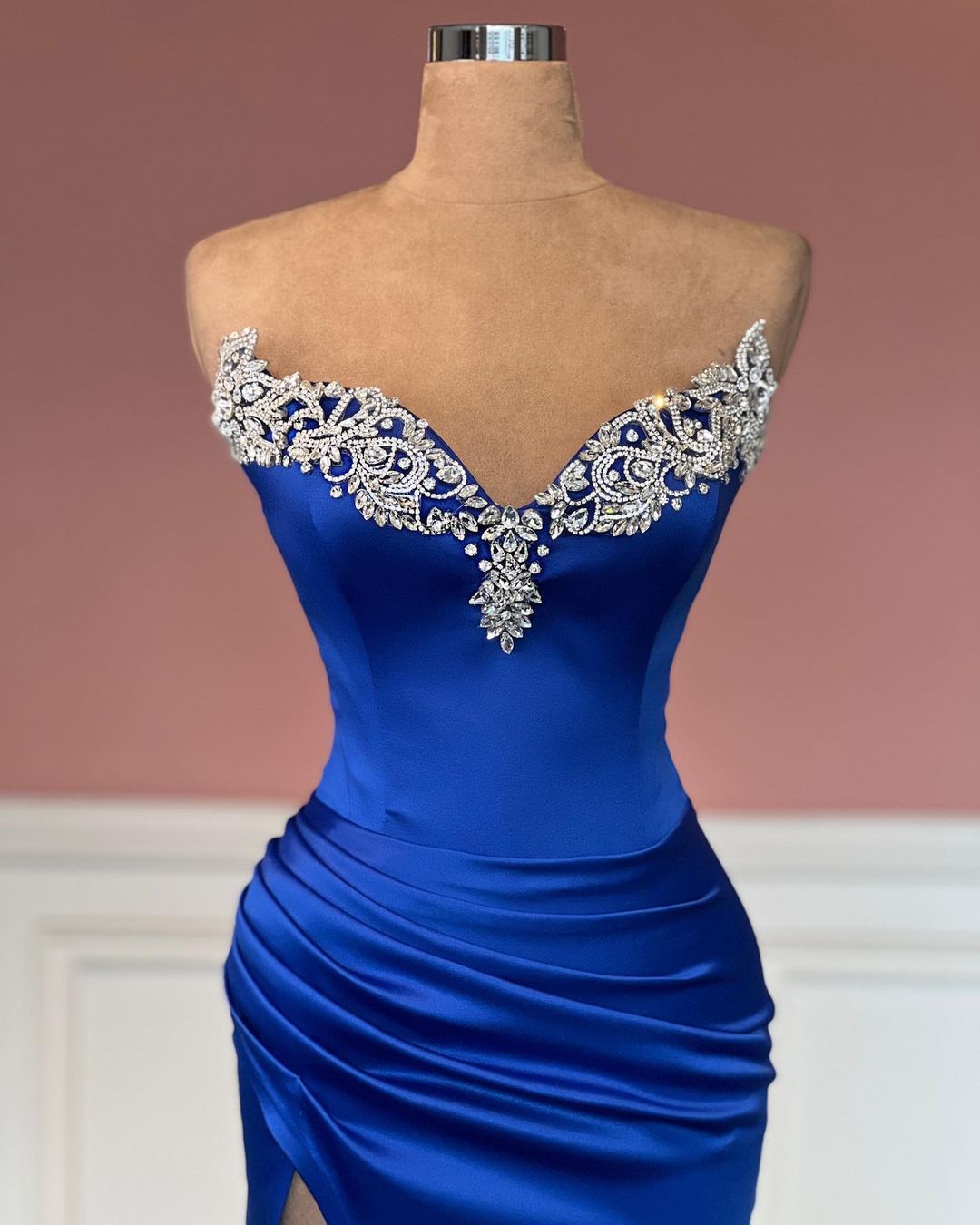Exquisite Royal Blue Column Jewels Strapless Prom Dress With Slit