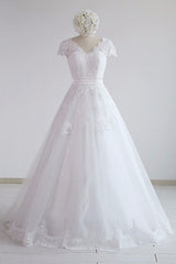 Glamorous Shortsleeves V-neck Lace Wedding Dresses White A-line Tulle Bridal Gowns With Appliques On Sale