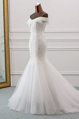 Glamorous Tulle Lace Off-the-Shoulder White Mermaid Wedding Dresses Online