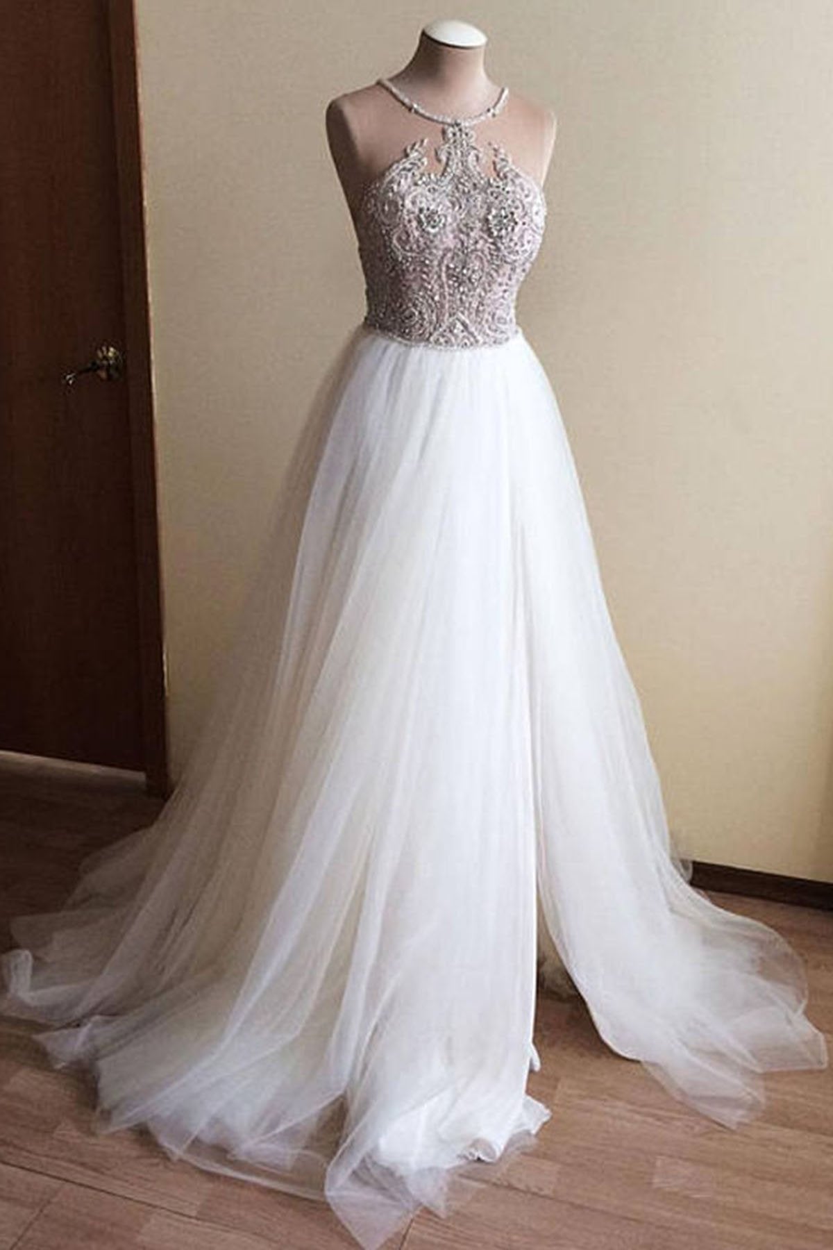 Glamorous White Tulle Crystal Beaded Wedding Dress Halter Seeveless Bridal Gowns On Sale