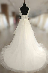 Glamorous White Tulle Lace Wedding Dress V-Neck Sleeveless Appliques Bridal Gowns On Sale