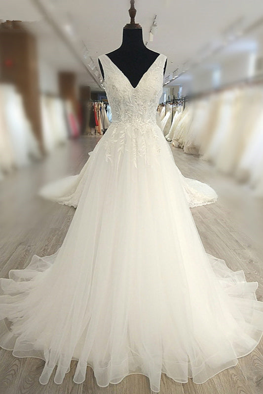 Glamorous White Tulle Lace Wedding Dress V-Neck Sleeveless Appliques Bridal Gowns On Sale