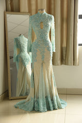 Gorgeou High-Neck Lace Appliques Prom Dresses Long Sleeves Front Slit Evening Gowns with Pearls