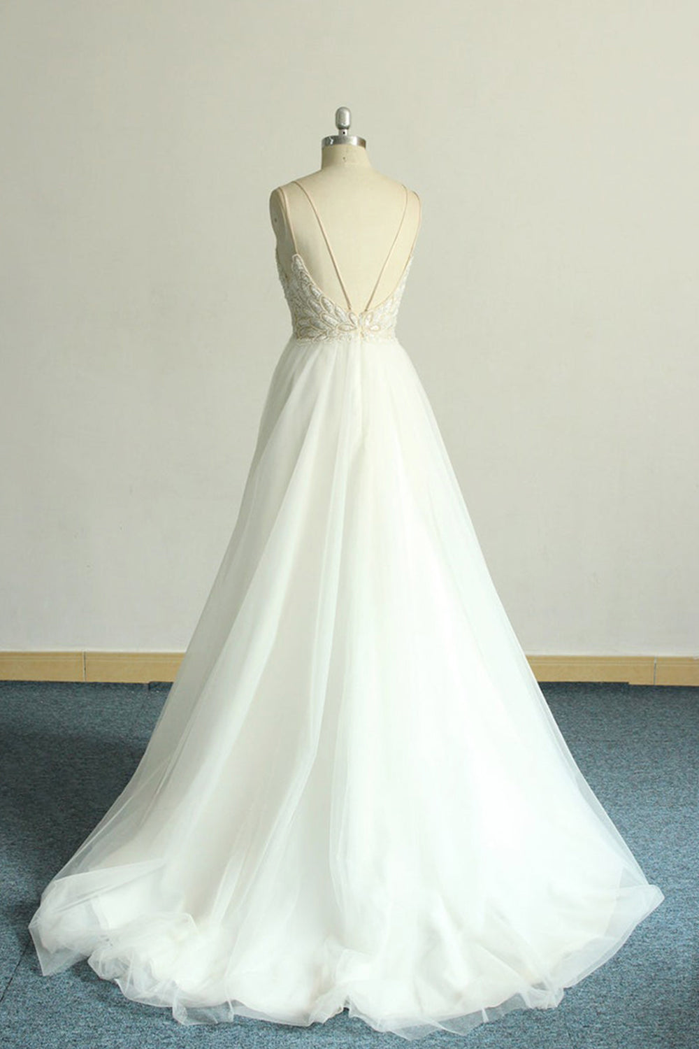 Gorgeous A-line White Lace Tulle Wedding Dress Sleeveless Appliques Bridal Gowns On Sale