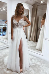 Gorgeous Appliques Tulle Wedding Dress With Slit