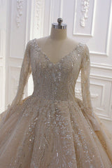 Gorgeous Ball Gown V-neck Wedding Dress Long Sleeves Applqiues Sequined Bridal Gowns Online