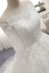 Gorgeous Bateau Halfsleeves White Wedding Dresses With Appliques A-line Tulle Ruffles Bridal Gowns Online