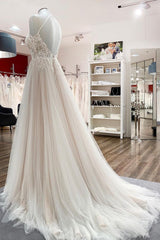 Gorgeous Halter Sleeveless Tulle Ivory Wedding Dresses With Lace