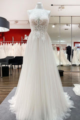 Gorgeous Halter Sleeveless Tulle Ivory Wedding Dresses With Lace