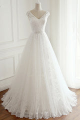 Gorgeous Lace V-neck Appliques Wedding Dress White Tulle A-line Bridal Gowns On Sale