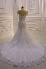 Gorgeous Mermaid Tulle Lace Wedding Dress Off-the-Shoulder Appliques Bridal Gowns with Sequins Online