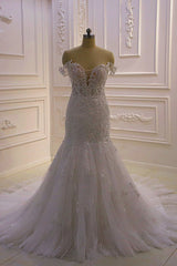 Gorgeous Mermaid Tulle Lace Wedding Dress Off-the-Shoulder Appliques Bridal Gowns with Sequins Online