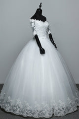 Gorgeous Off-the-Shoulder Sweetheart Wedding Dress Tulle Lace White Bridal Gowns with Half Sleeves