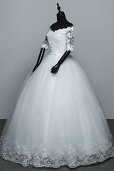 Gorgeous Off-the-Shoulder Sweetheart Wedding Dress Tulle Lace White Bridal Gowns with Half Sleeves