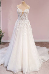 Gorgeous Sleeveless Tulle Wedding Dress With Lace Appliques