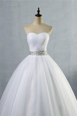 Gorgeous Strapless Sweetheart Tulle Wedding Dress Sleeveless Ruffles Bridal Gowns with Beadings Sash