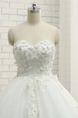 Gorgeous Sweatheart White Wedding Dresses With Appliques A line Tulle Ruffles Bridal Gowns Online