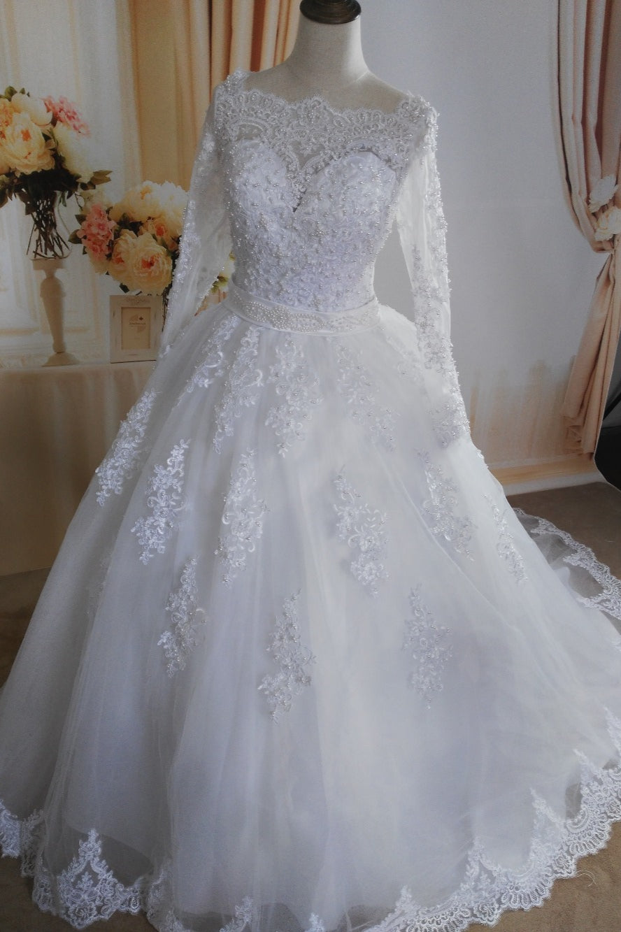 Gorgeous Tulle Lace White Wedding Dress Long Sleeves Appliques Bridal Gowns with Pearls