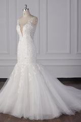 Gorgeous V-Neck Mermaid Lace Appliques Wedding Dress Sequined Sleeveless Bridal Gowns Online