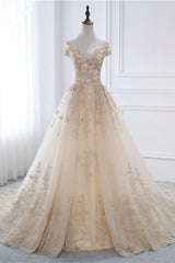 Gorgeous V-Neck Sleeveless Tulle Wedding Dress Champagne Appliques Bridal Gowns Online