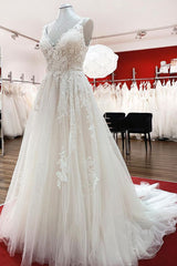 Graceful Ivory Tulle V Neck Lace Ruffles A-Line Wedding Dresses