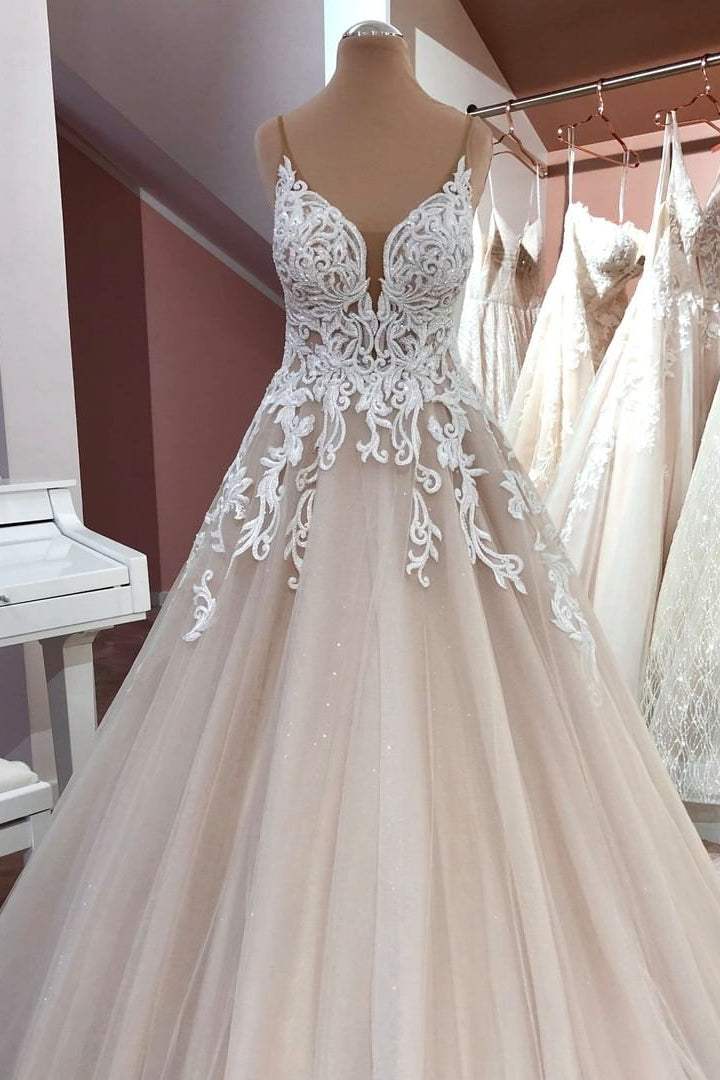 Graceful Spaghetti Straps Tulle V Neck Sequins Wedding Dresses With Lace Appliques