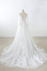 Long Sleeve V-neck Appliques Tulle Wedding Dress On Sale