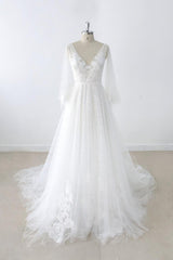 Long Sleeve V-neck Appliques Tulle Wedding Dress On Sale