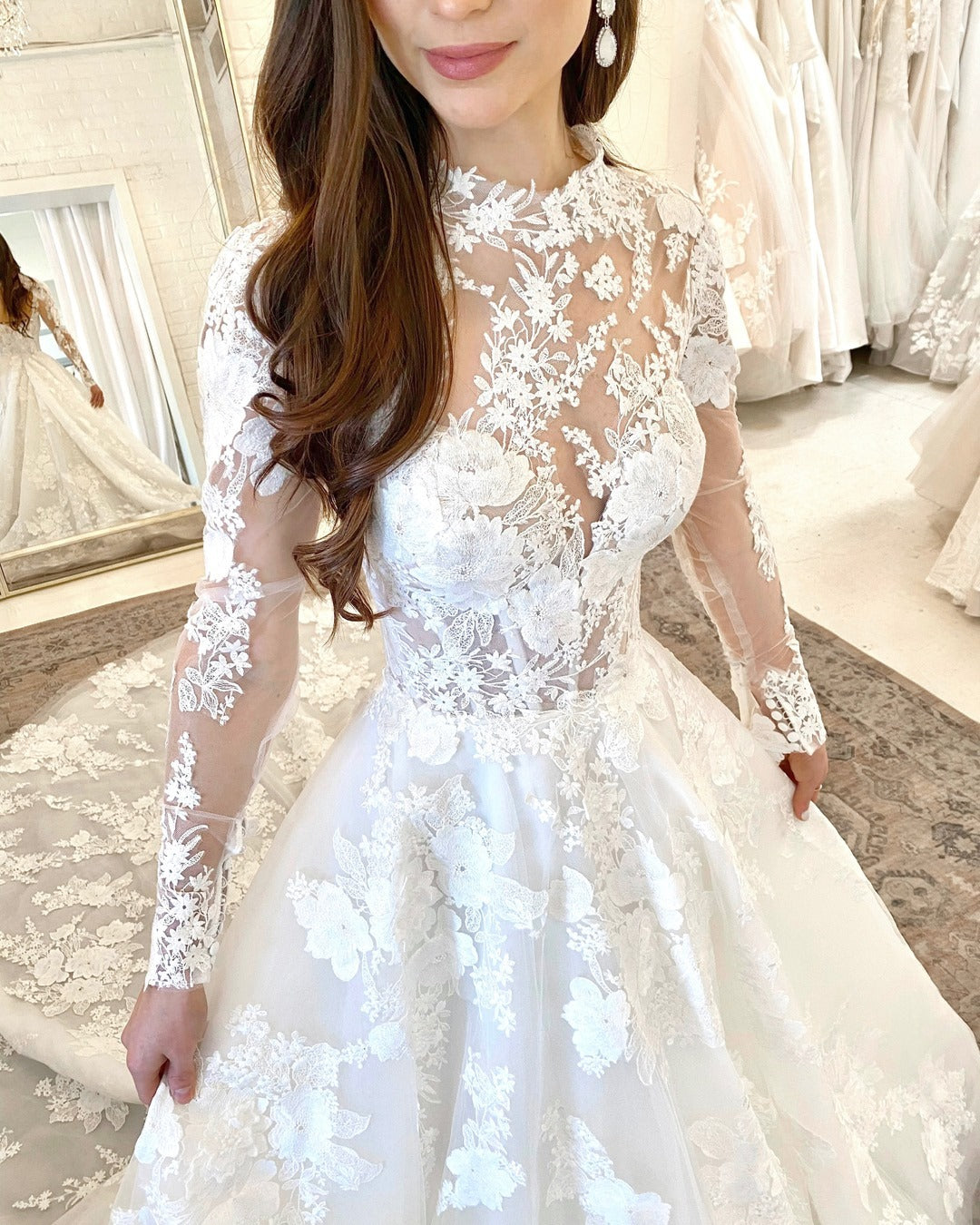 Long Sleeves Appliques Wedding Dress High Neck