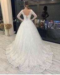 Long Sleeves Ball Gown Wedding Dress Lace Bridal Gowns V-Neck