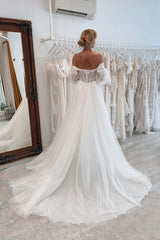 Long Sleeves Tulle Wedding Dress Off-the-Shoulder With Lace