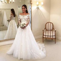 Long Sleeves Tulle Wedding Dress With Lace Appliques