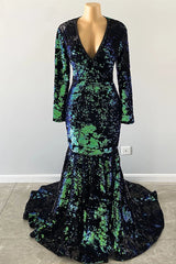 Long Sleeves Velvet Prom Dress Green V-Neck