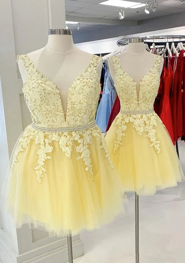 Look Amazing in A-line V Neck Sleeveless Lace Tulle Short/Mini Homecoming Dress With Beading Bandage