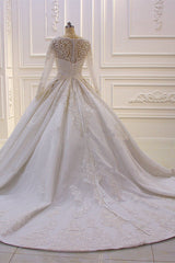 Luxury Satin Tulle Ruffle Wedding Dress Long Sleeves Appliques Beadings Bridal Gowns On sale