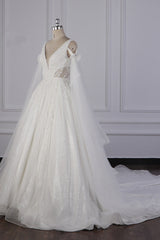 Luxury V-Neck Beadings Wedding Dress Tulle Sleeveless Sequined Bridal Gowns On Sale