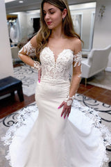 Mermaid Lace Wedding Dress With Detachable Sleeves