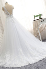 Modest Longsleeves V-neck Lace Wedding Dresses White Tulle A-line Bridal Gowns With Appliques Online