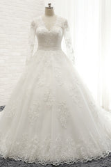 Modest Longsleeves V-neck Lace Wedding Dresses White Tulle A-line Bridal Gowns With Appliques Online