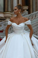 Off-the-Shoulder Ball Gown Wedding Dress Ivory Satin Bridal Wear